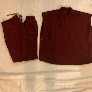 Figs scrub set. Burgundy.